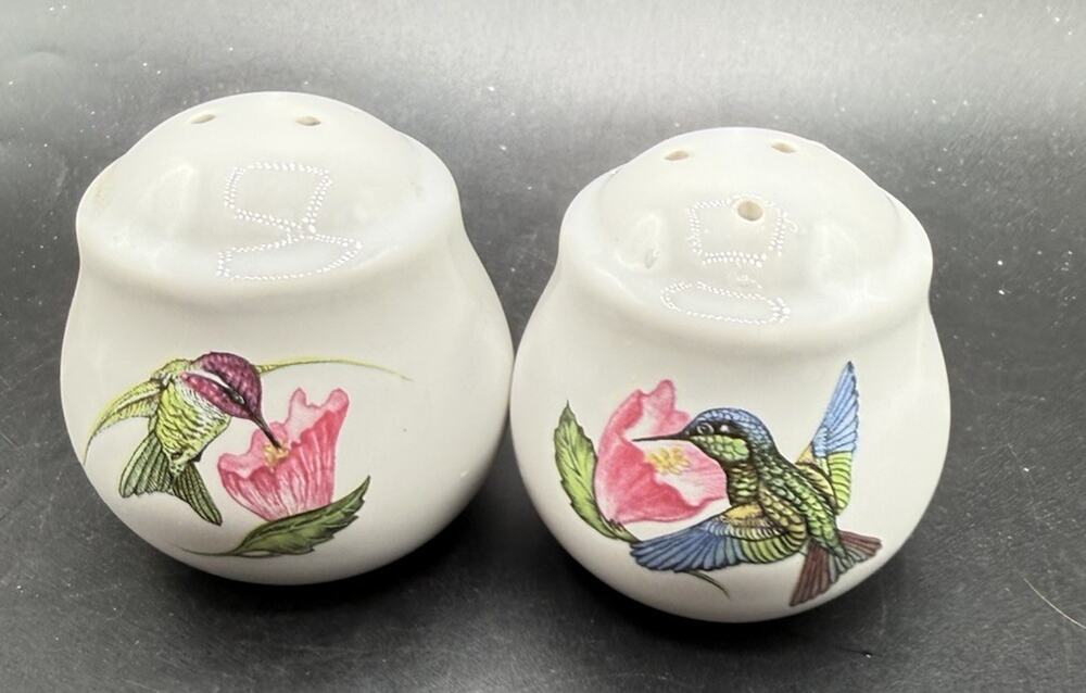 Potpourri Press Salt And Pepper Hummingbird Floral Shakers C25/2